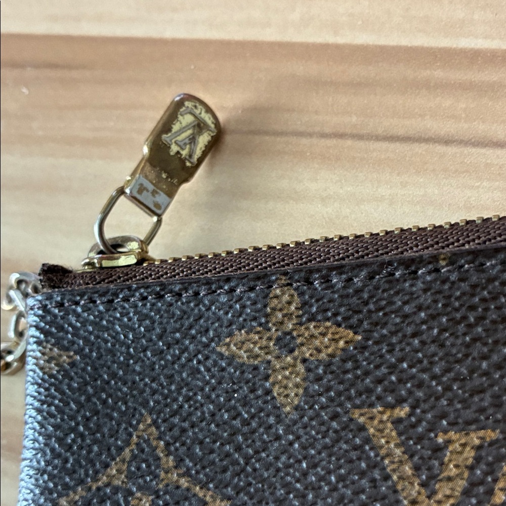 Louis Vuitton Brown Monogram Key Pouch - Picture 4 of 8